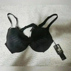 NWT! Ashley Graham t-shirt bra!
